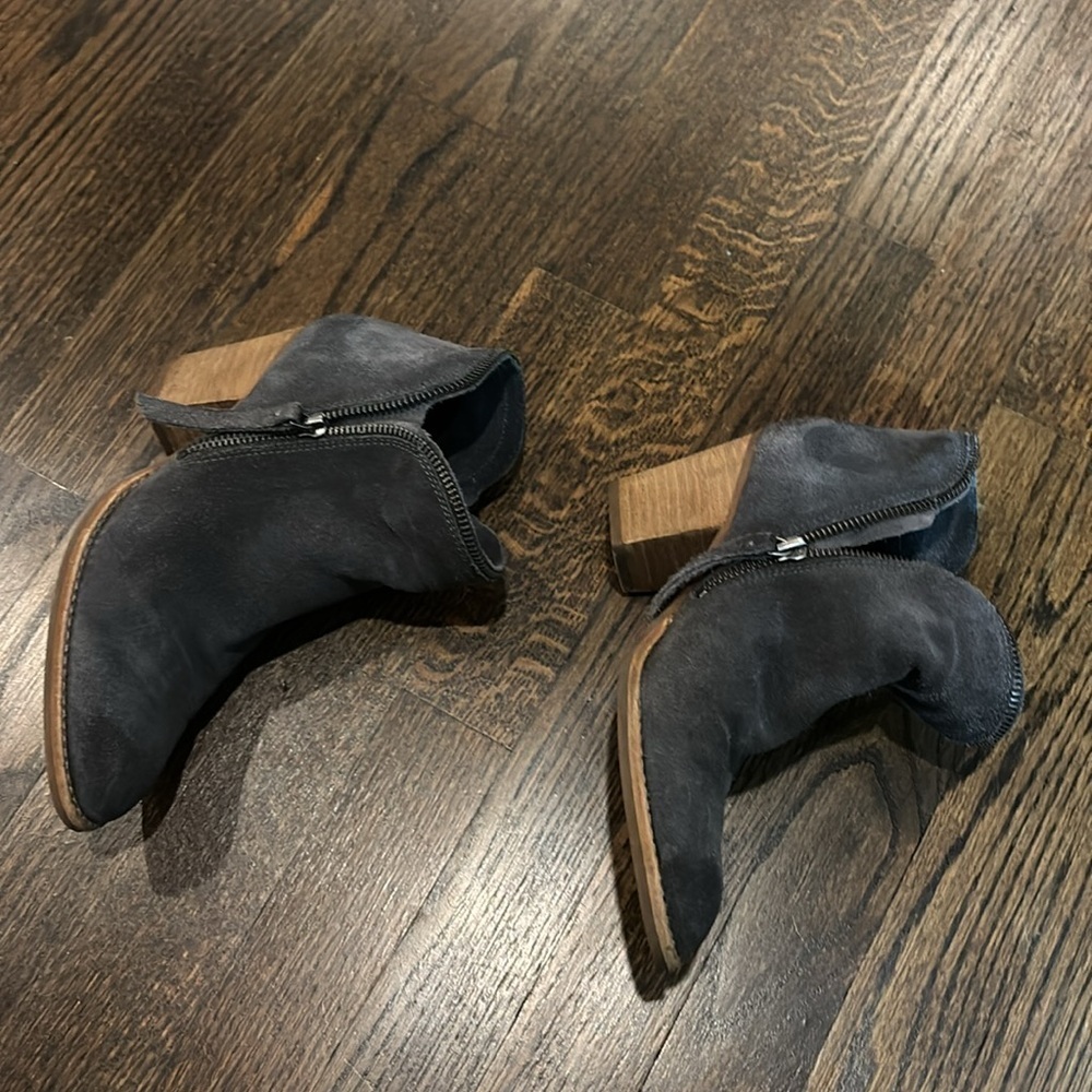 dolce Vita Grey booties - Picture 4 of 4